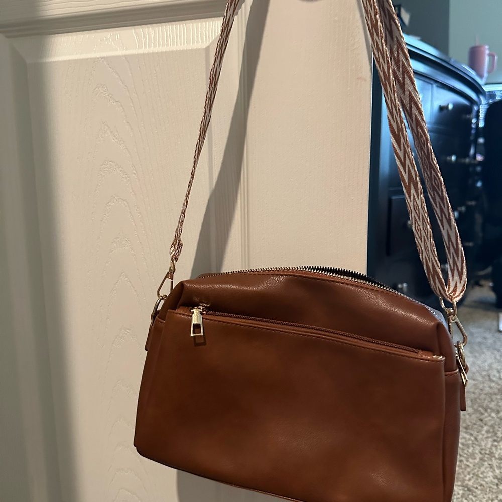 Chic Tan Leather-like Shoulder Bag